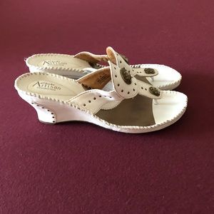 Clark’s Artisan collection white sandals size 9M